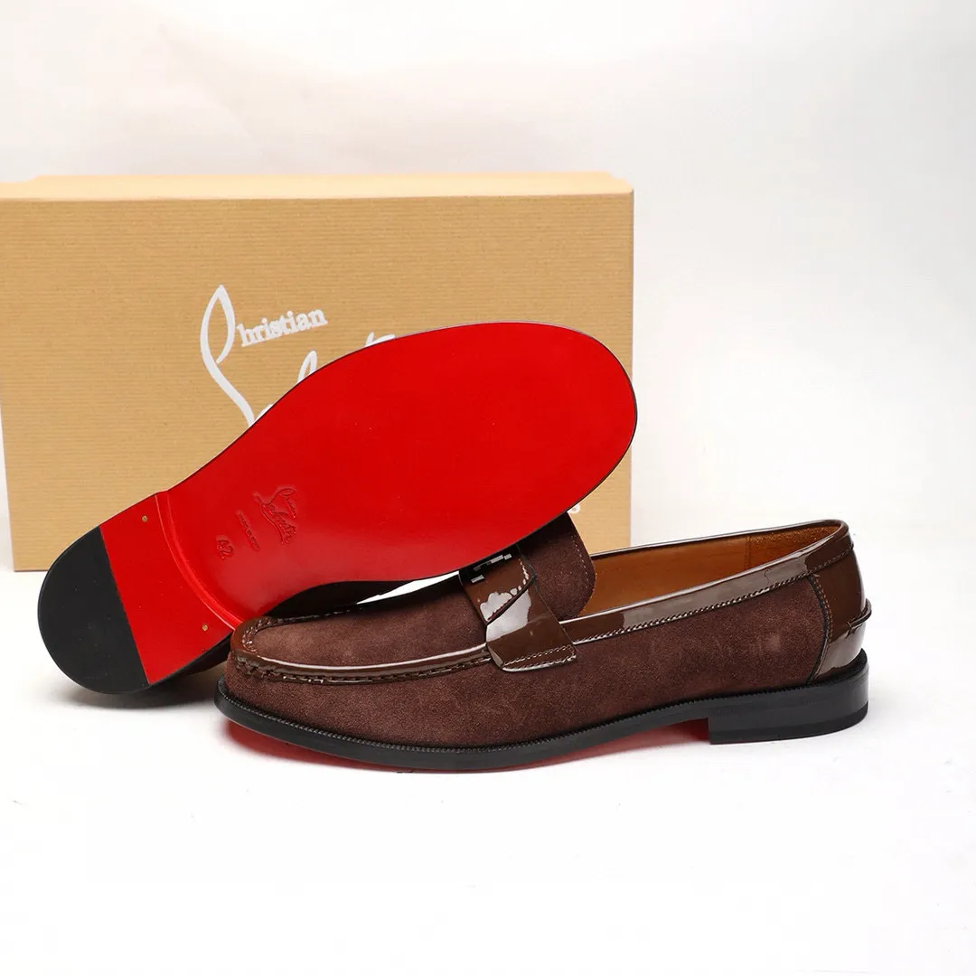 Batch 1,080 yuan 💰••New real shots••CL～High-end men’s 👔casual•loafers with red soles! ••🆑Genuine and top-quality goods from original orders ••✅💯 Purchase goods from top-quality original orders! Original imported patterned cowhide ➕Imported cowhide lining ➕Cowhide feet ➕Original leather outsole~🉑️Feel free to compare the authentic ones! Size: 38-44 (45.46.47 can be customized)
